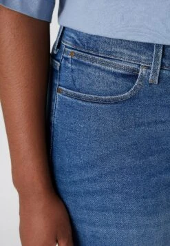 Wrangler Slim Fit Jeans - Airblue -Wrangler 016b4766ff204e1986f45d193922cc39