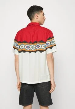 Wrangler Resort - Overhemd - Worn White -Wrangler 01dd5aa078934632990db44fd915ac77