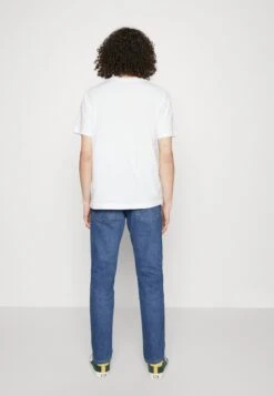 Wrangler River - Straight Leg Jeans - Smoke Sea -Wrangler 0756dad2f2fe409e8bcb2826e3ec4fd0