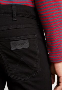 Wrangler Straight Leg Jeans - Black Valley -Wrangler 07c4a122f48c4af7a47b3bd0c68b5b75