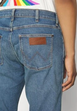 Wrangler Greensboro - Straight Leg Jeans - Shaker -Wrangler 0b5a07a3a4b4489e956667d8f8ee918d