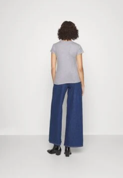 Wrangler Shrunken Band Tee - T-Shirt Print - Light Grey -Wrangler 0b94bf890a1c45f882e2503fd0efab74