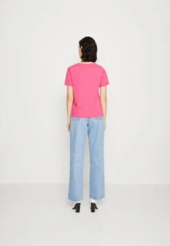 Wrangler Regular Tee - T-Shirt Print - Fuchsia Rose -Wrangler 0f34a0da9e66438189b876fb7de7143d