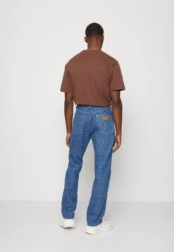 Wrangler Frontier - Relaxed Fit Jeans - All Over Laser -Wrangler 0f37183d66974242a28041975a477f5e