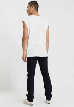 Wrangler Greensboro - Straight Leg Jeans - Black Back -Wrangler 101d1fae39064192b626f3c4f2431615