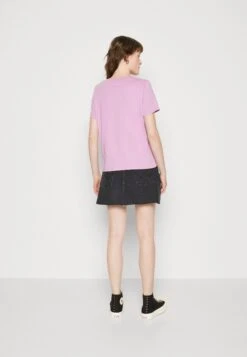 Wrangler Regular Tee - T-Shirt Print - Smokey Grape -Wrangler 12e68852ea5c4fc498a6f4d676b2c0d2