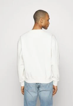 Wrangler Logo Crew - Sweater - White -Wrangler 19ee8c8a33154fb0886a920f1edc3653