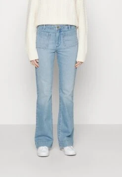 Wrangler Flared Jeans - Rhea