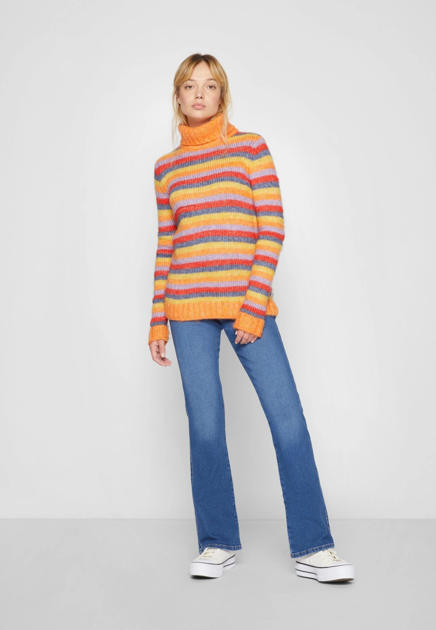 Wrangler Plush Sweater - Trui - Coral Rose 4 Wrangler Plush Sweater - Trui - Coral Rose - Afbeelding 2