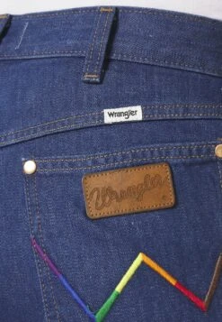 Unisex - Straight Leg Jeans - Wrangler Blue -Wrangler 1dc658a5df3e47369cb4d03625aa68c8