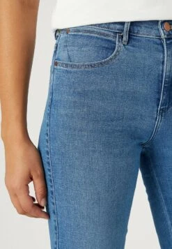 Wrangler Straight Leg Jeans - Aurelia -Wrangler 2040493ec5a545fc9b2910b87dff4b56