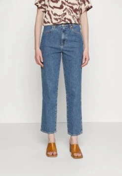 Wrangler Mom - Straight Leg Jeans - Winter Hue