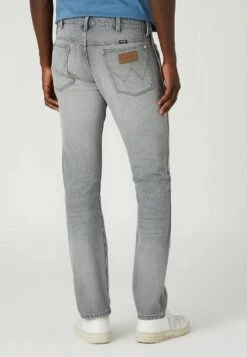 Wrangler Straight Leg Jeans - Silver Lining -Wrangler 22fea853ffad4a168a3a6911d82e8e9a