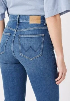 Wrangler Straight Leg Jeans - Airblue -Wrangler 27c66931521e4c08b6b71b981e45fbe8