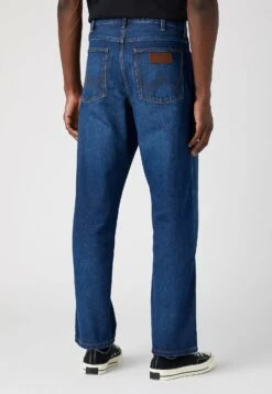 Wrangler Redding - Straight Leg Jeans - Far Away -Wrangler 289ef14ab06b4f77af737e8374d148b3