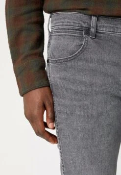 Wrangler Greensboro - Straight Leg Jeans - In Space -Wrangler 28e977b569604e5abcd78be8211a591f