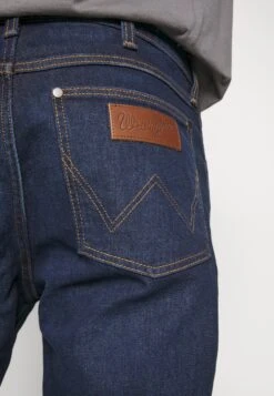 Wrangler Larston - Slim Fit Jeans - Landed -Wrangler 29162317c3b147d6b22fbef19f0f4d82