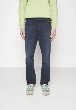 Wrangler Texas - Straight Leg Jeans - Arm Strong