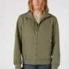 Wrangler Harrington - Jas - Dusty Olive 2 Wrangler Harrington - Jas - Dusty Olive -Wrangler 343c6e5b33fb401eaa995c6fb9885f9a
