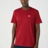 Wrangler Sign Off Tee - T-Shirt Basic - Rhubarb Red -Wrangler 346b1061ddbf49f58d34dbdc46607b88