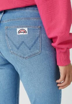 Wrangler Flared Jeans - Hazel -Wrangler 3e68fe32ffc84b65985ba90886d1c49b