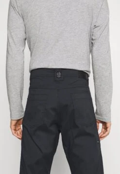 Wrangler All Terrain Gear Utility Pant - Cargobroek - Caviar -Wrangler 47a8fb7b2d8846cdbce84ff0b96088d8