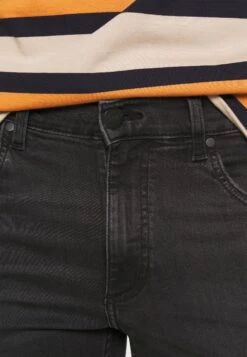 Wrangler Greensboro - Straight Leg Jeans - Black Crow -Wrangler 483c70d0a2064195a0150ae12ebed09a