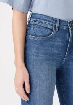 Wrangler Straight Leg Jeans - Airblue -Wrangler 489bbafe336b45b483ccee18fb8ed79f