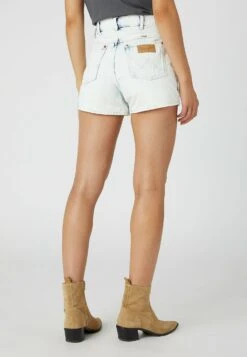 Wrangler Festival- Jeansshort - Be The Storm -Wrangler 4f9bfec468cc417eb34d9f9ede28d4a2