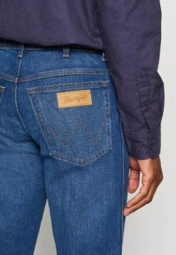 Wrangler Texas - Straight Leg Jeans - Leon Blue -Wrangler 55fc9445ad8d4e6ab3a669f44f556119