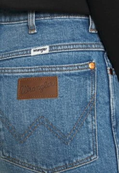 Wrangler Wild West - Straight Leg Jeans - Mid Blue -Wrangler 59cb22279d6c4cb4b8951b7e1929f22f