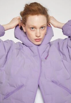 Wrangler Logo Puffer - Winterjas - Bougainville Purple -Wrangler 5b0e2748e6cd4aafa62b38fff00b0e55