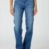 Wrangler Mom - Straight Leg Jeans - Smoke Sea -Wrangler 5c6f29f96bfc48e48e9e8d1e65eaeb5e