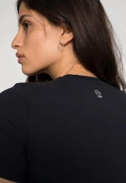 Wrangler All Terrain Gear Ss Tee - T-Shirt Basic - Black -Wrangler 5dade8fb436a45eaa99fa044a361c23e