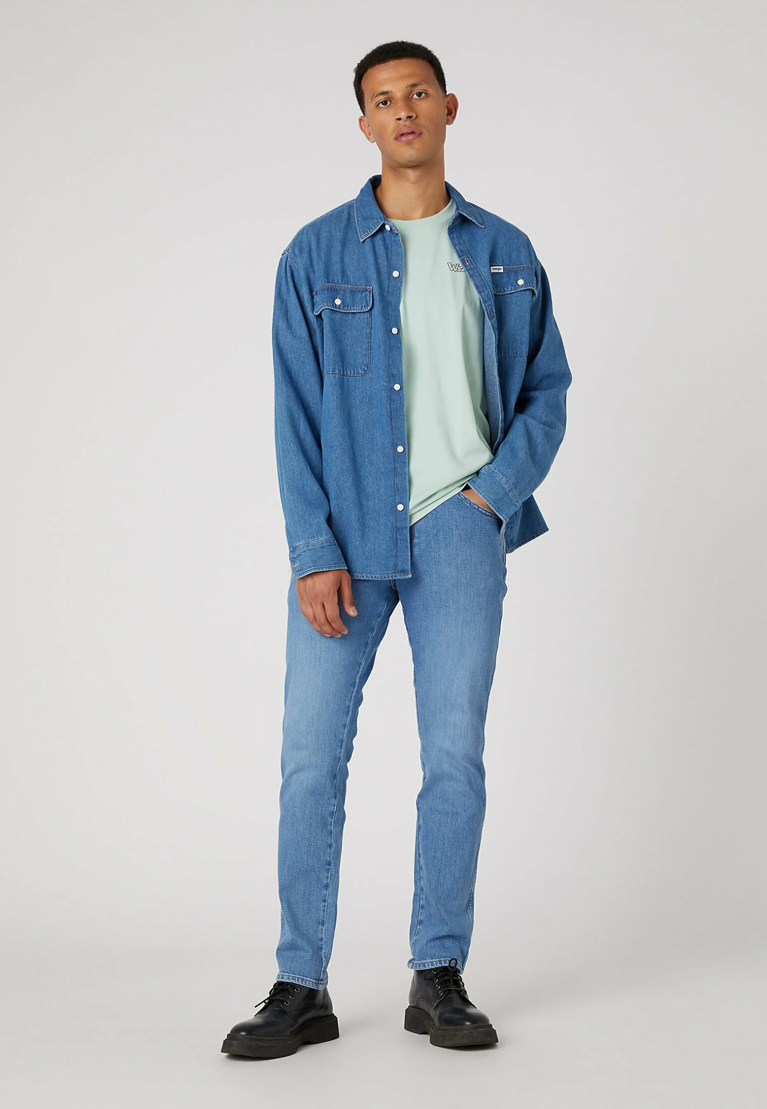 Wrangler Logo Tee - T-Shirt Print - Surf Spray 4 Wrangler Logo Tee - T-Shirt Print - Surf Spray - Afbeelding 2