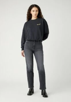 Wrangler Mom- Straight Leg Jeans - Heart Breaker -Wrangler 640d0ea90d8948cdb98c1c1e6c3a967e