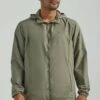 Wrangler Lwt Packable- Jas - Dusty Olive 1 Wrangler Lwt Packable- Jas - Dusty Olive -Wrangler 690a857ab32043bf89aa0ec215662195