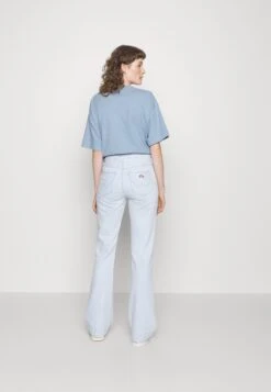 Wrangler Boxy Tee - T-Shirt Print - Stone Wash Blue 9 Wrangler Boxy Tee - T-Shirt Print - Stone Wash Blue -Wrangler 6d744dd18f3047dbaf58a2ff57e9c944