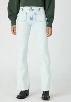 Wrangler Flared Jeans - Be The Storm