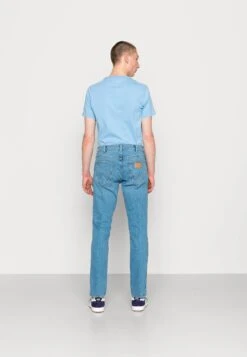 Wrangler Greensboro - Straight Leg Jeans - Mid Term -Wrangler 710d2e8ebfca48c78016df405749809f