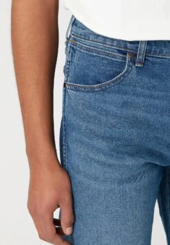 Wrangler Frontier - Straight Leg Jeans - New Dawn -Wrangler 7522402f2819403f97619049b1bae376