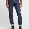 Wrangler Straight Leg Jeans - Dark Blue -Wrangler 7bf227b5461641d28dfe1ffa6b4ea5da