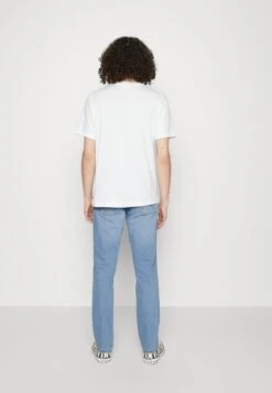 Wrangler Greensboro - Straight Leg Jeans - Light Blue Demin -Wrangler 806de54455e2448e98d2698571b944a0