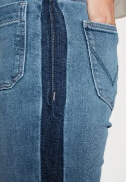 Wrangler Flared Jeans - Shady Lady -Wrangler 80c18eddc49e4b20bb1f3eec683fe295