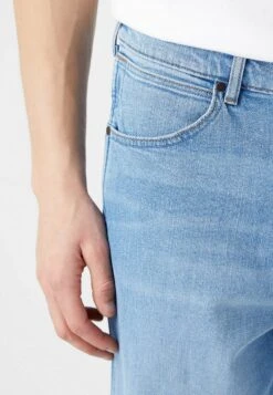 Wrangler Redding - Relaxed Fit Jeans - This Time 12 Wrangler Redding - Relaxed Fit Jeans - This Time -Wrangler 81e13e8291ea4d4bbf5c41490201a091