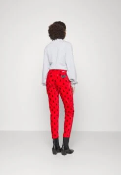 Wrangler Walker - Slim Fit Jeans - Red -Wrangler 839aaecee4a34628ab6d0c5f617a46a5