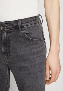 Wrangler Larston - Slim Fit Jeans - Blackout -Wrangler 8abcbd3722394dc3ba3a411fe92c0107