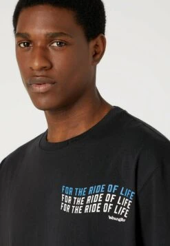 Wrangler Slogan Tee - T-Shirt Print - Washed Black -Wrangler 8be8757903074fb1aa0255c7ecea67b4