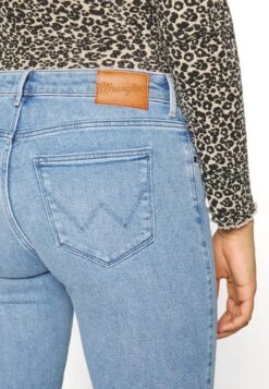 Wrangler Skinny - Jeans Skinny Fit - In The Clouds 19 Wrangler Skinny - Jeans Skinny Fit - In The Clouds -Wrangler 92d2a27f9c3648518b487c4ed686facf