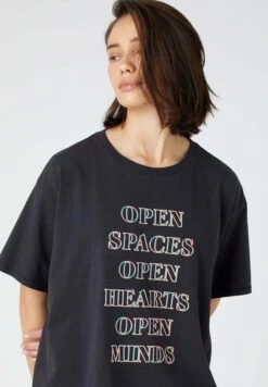 Wrangler Oversized - T-Shirt Print - Black Worn -Wrangler 9461e655a6fb4d66ab58acfa7598bbd7